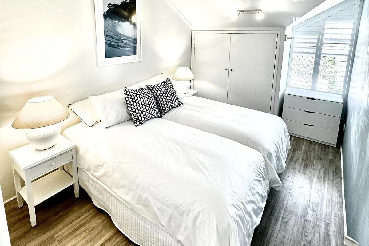 Apartment Coastal Modern 3 Bedroom Townhouse Noosaville